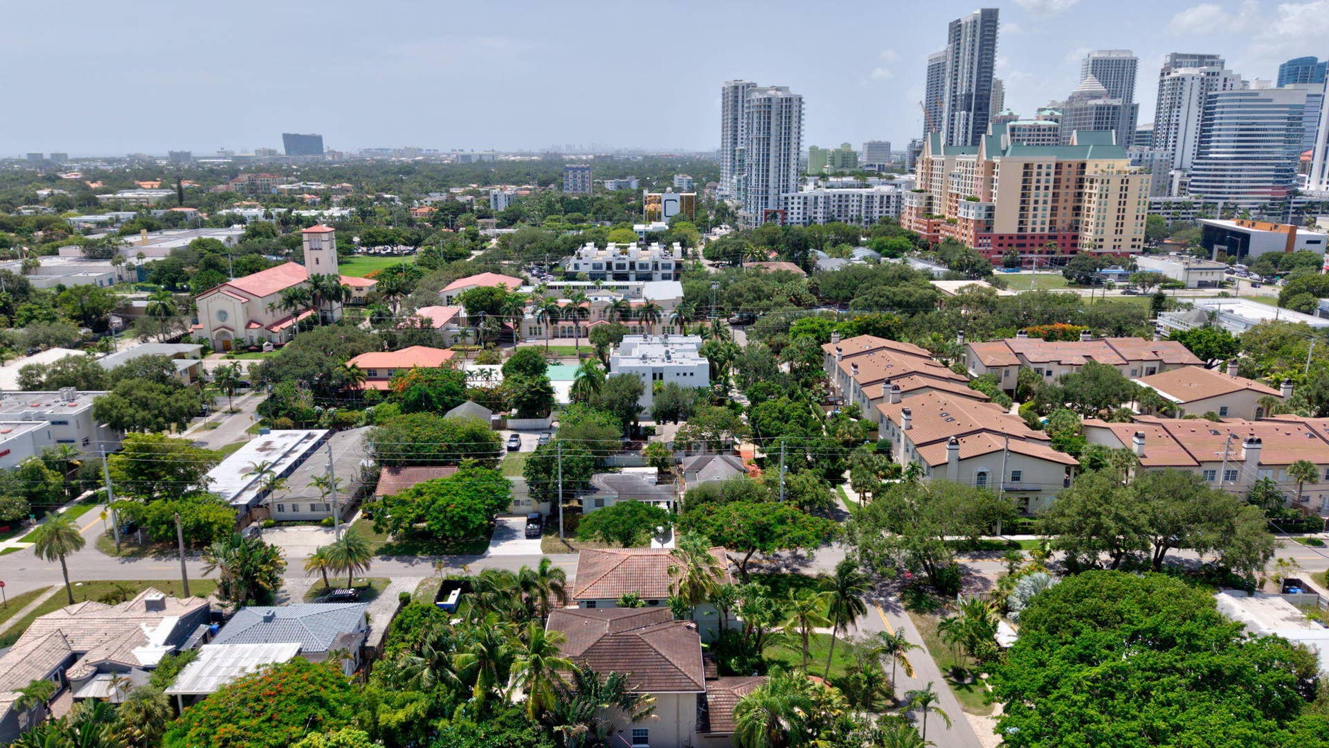 400 NE 8th Avenue, Fort Lauderdale, FL 33301 52-web-or-mls-DJI_20260814125642_0679_D_
