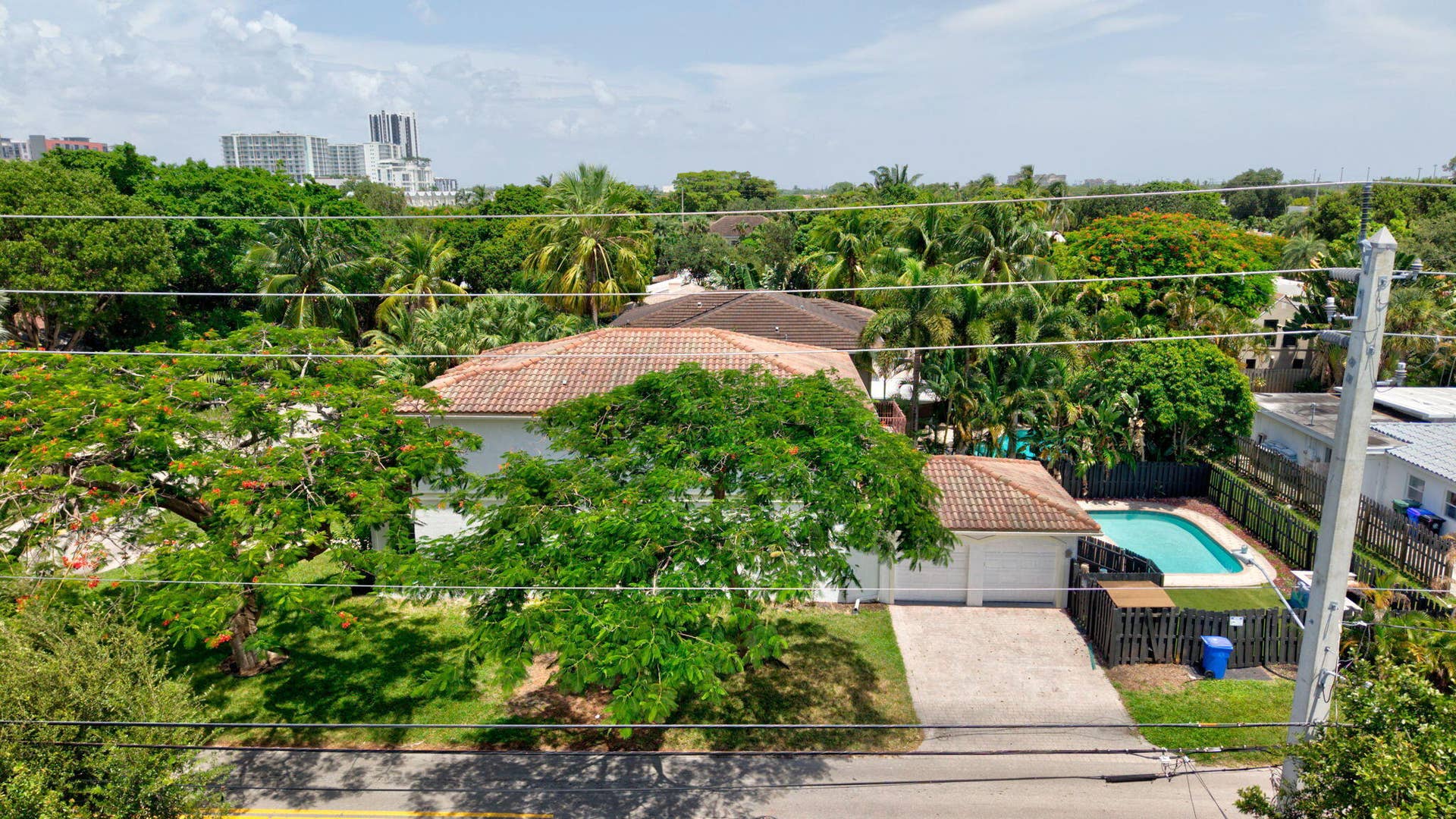 400 NE 8th Avenue, Fort Lauderdale, FL 33301 44-web-or-mls-DJI_20260814125435_0655_D_