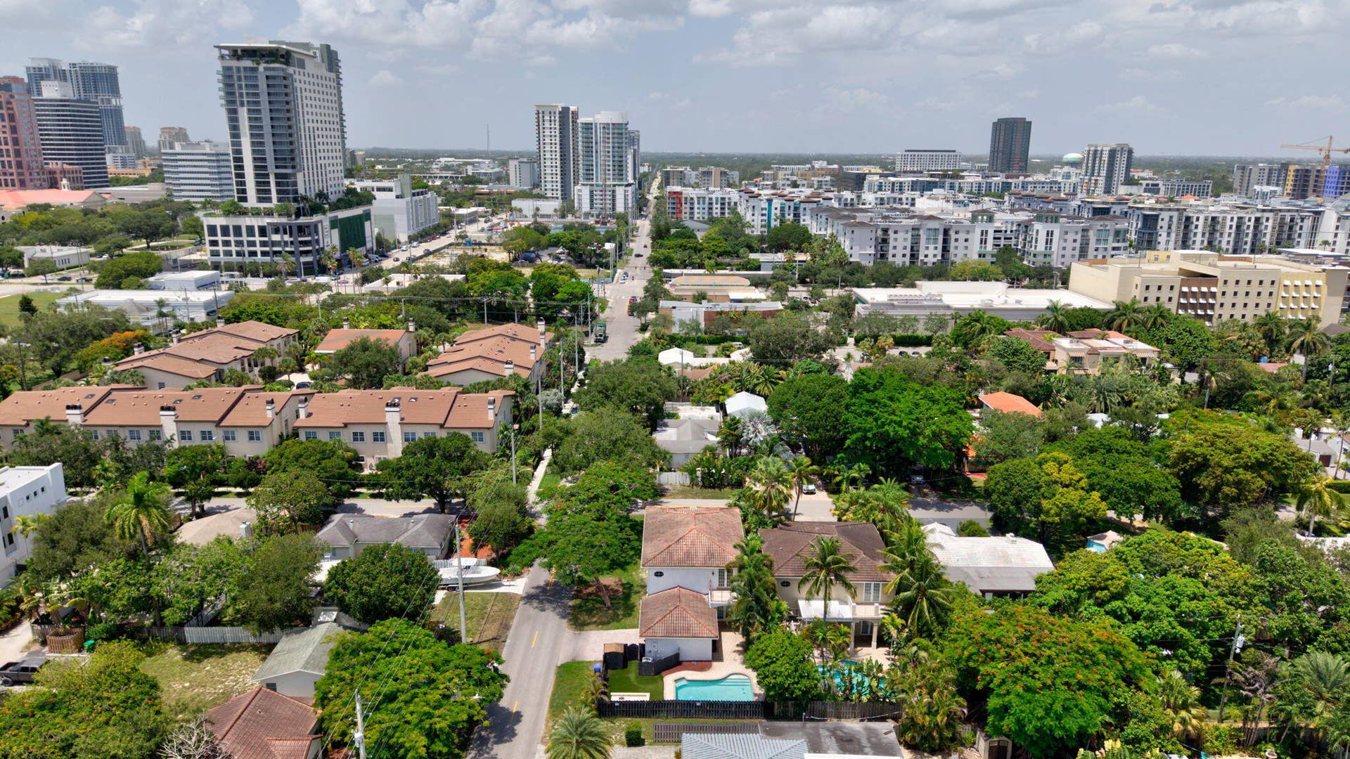 400 NE 8th Avenue, Fort Lauderdale, FL 33301 50-web-or-mls-DJI_20260814125614_0673_D_