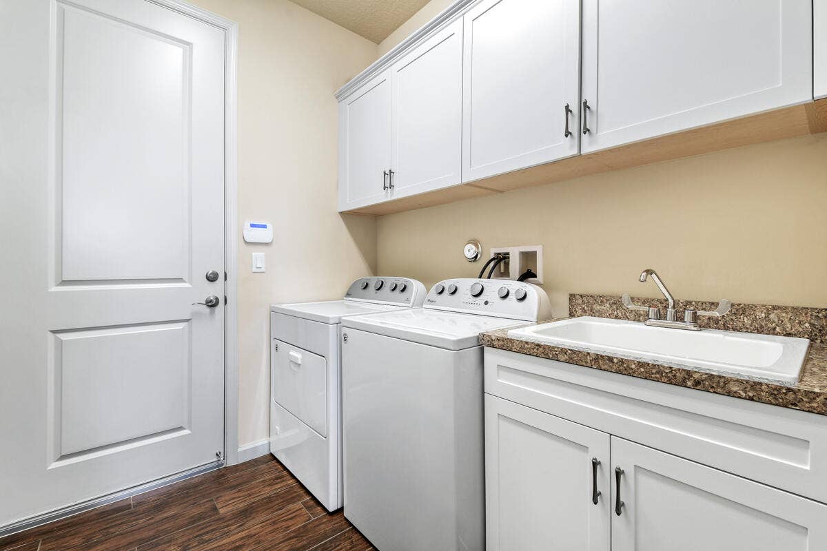159 Tresana Boulevard, #113, Jupiter, FL 33478 Laundry Room