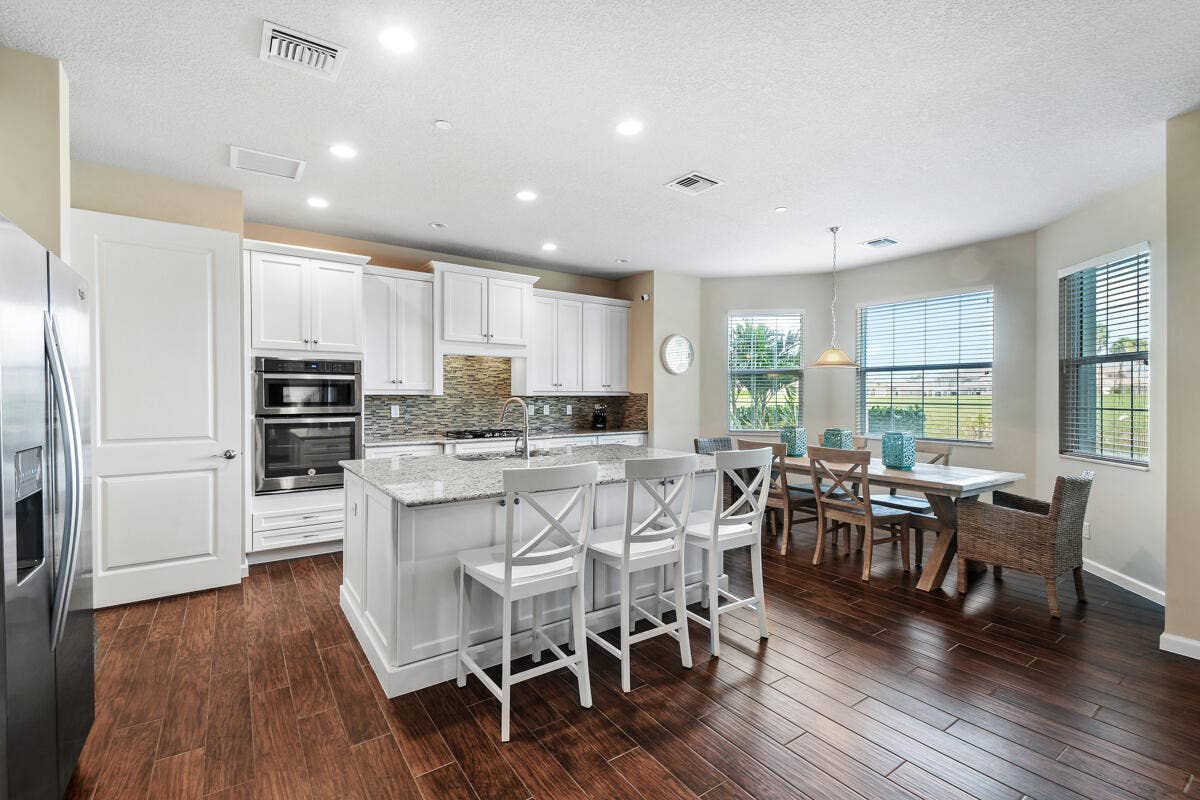 159 Tresana Boulevard, #113, Jupiter, FL 33478 Open Modern Kitchen