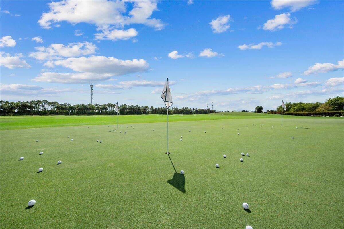 159 Tresana Boulevard, #113, Jupiter, FL 33478 Country Club Putting Green