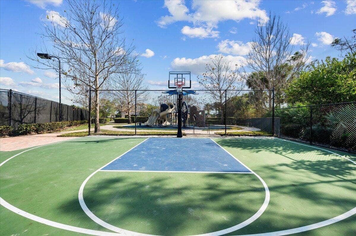 159 Tresana Boulevard, #113, Jupiter, FL 33478 Community Basketball Court