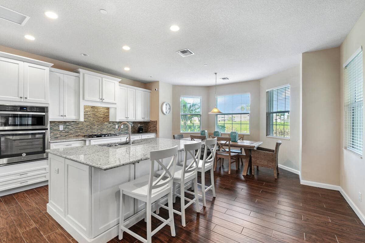 159 Tresana Boulevard, #113, Jupiter, FL 33478 Open Modern Kitchen