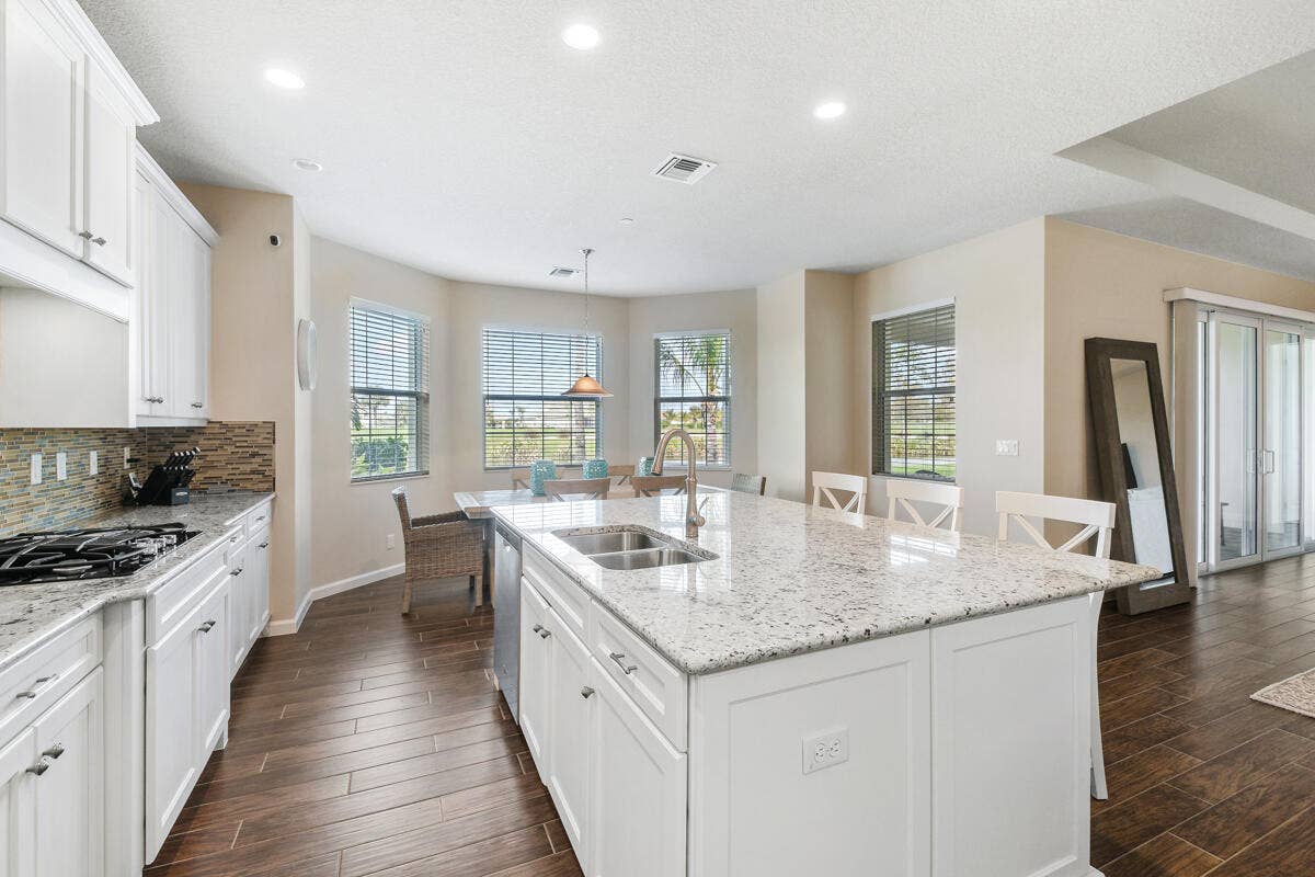 159 Tresana Boulevard, #113, Jupiter, FL 33478 Open Modern Kitchen