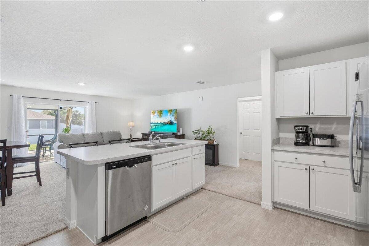 542 Mimosa Street SW, Palm Bay, FL 32908 25-0B2A9192
