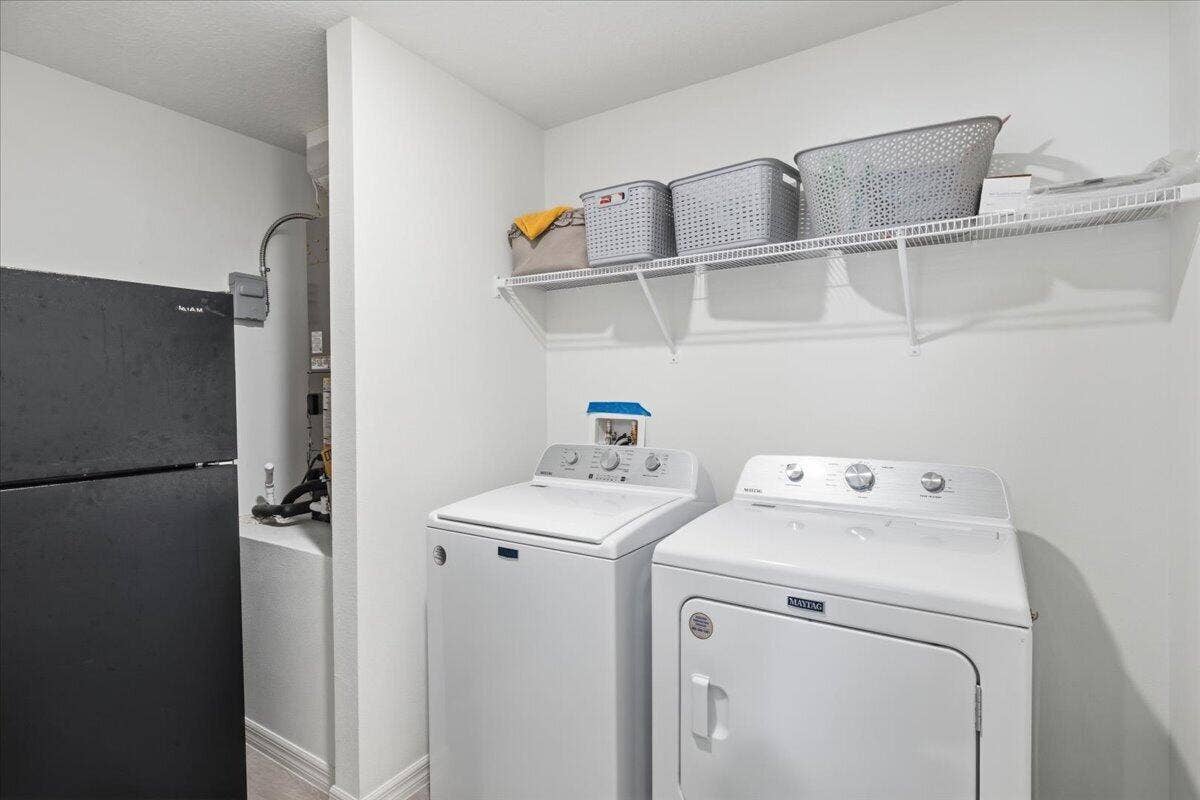 542 Mimosa Street SW, Palm Bay, FL 32908 10-0B2A9027