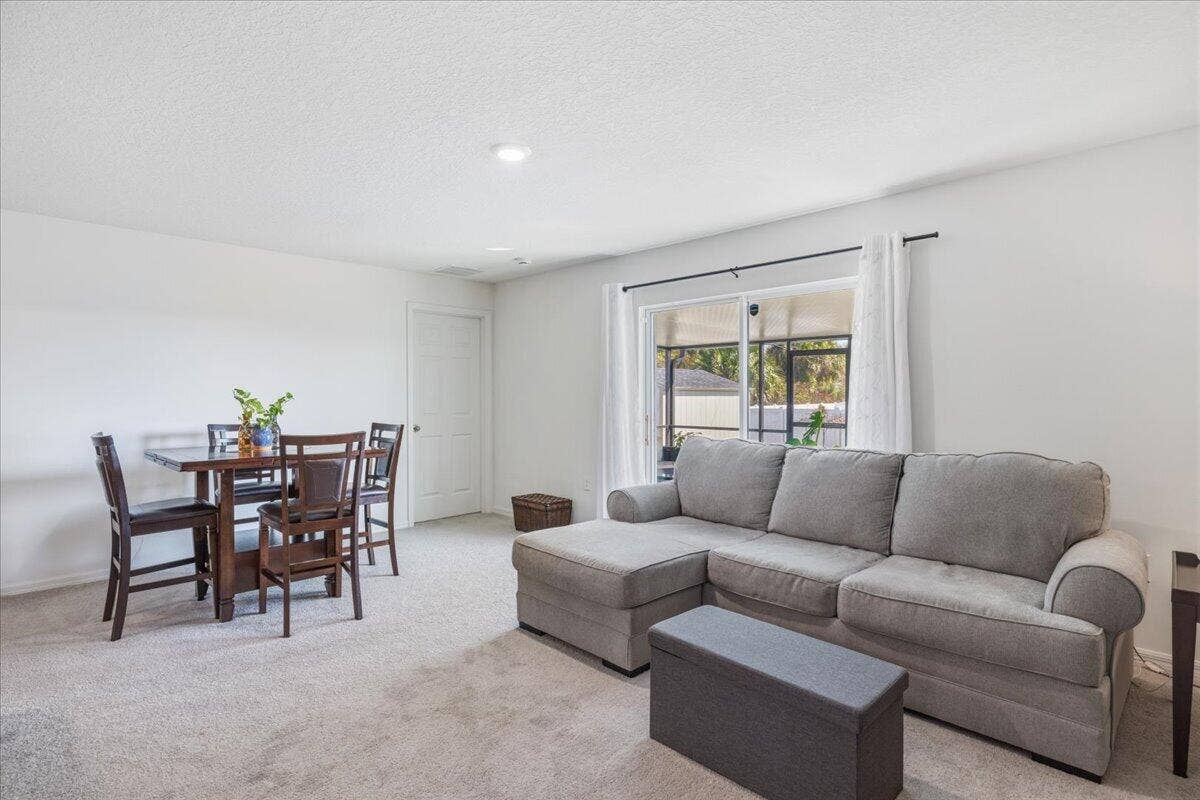 542 Mimosa Street SW, Palm Bay, FL 32908 31-0B2A9267