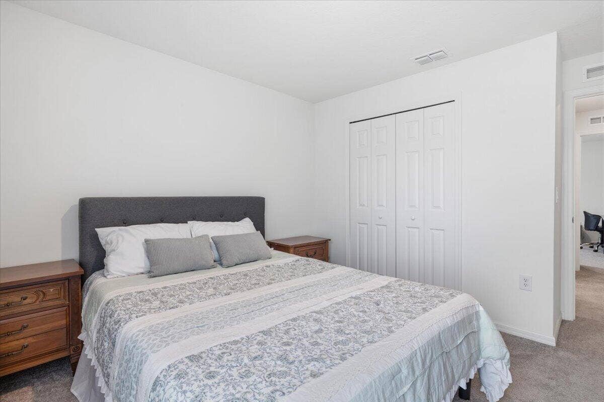 542 Mimosa Street SW, Palm Bay, FL 32908 09-0B2A9012
