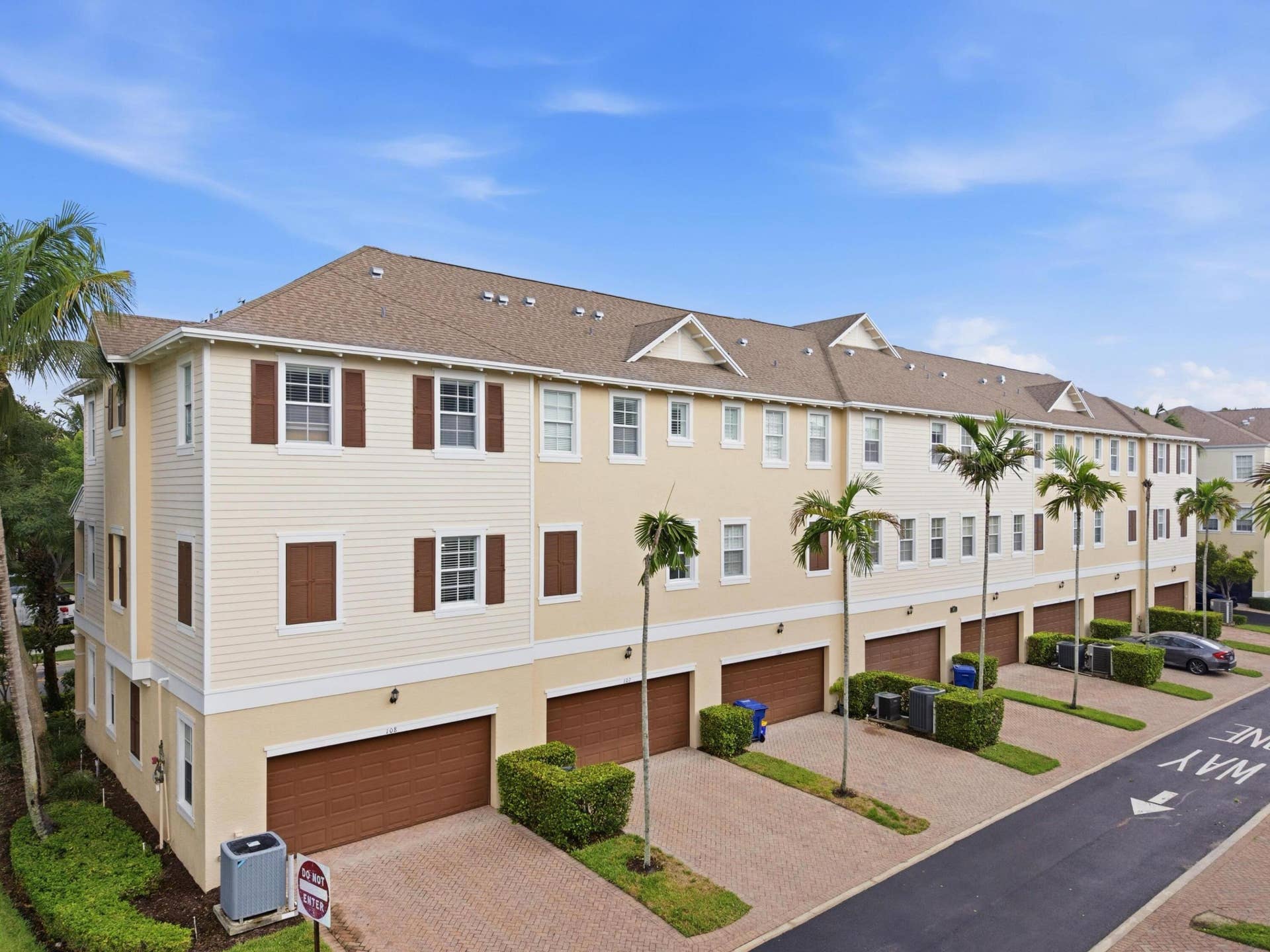 140 Seagrape Drive, #108, Jupiter, FL 33458 Building Rear