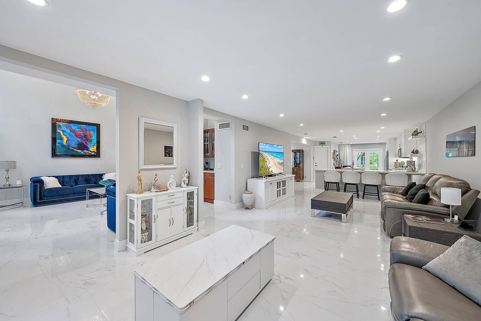 7 Grand Bay Circle, Juno Beach, FL 33408 Family Room
