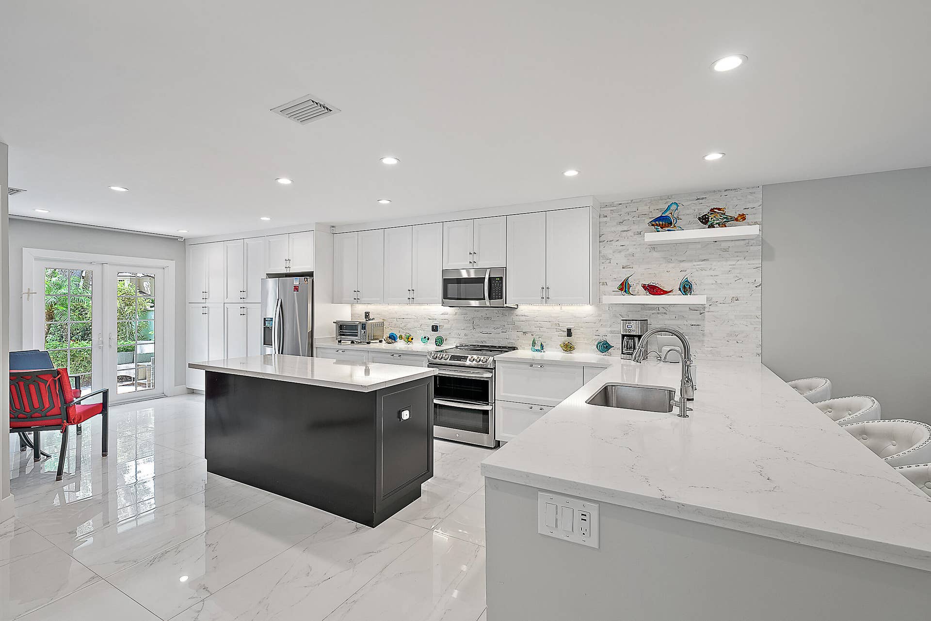 7 Grand Bay Circle, Juno Beach, FL 33408 Open Kitchen
