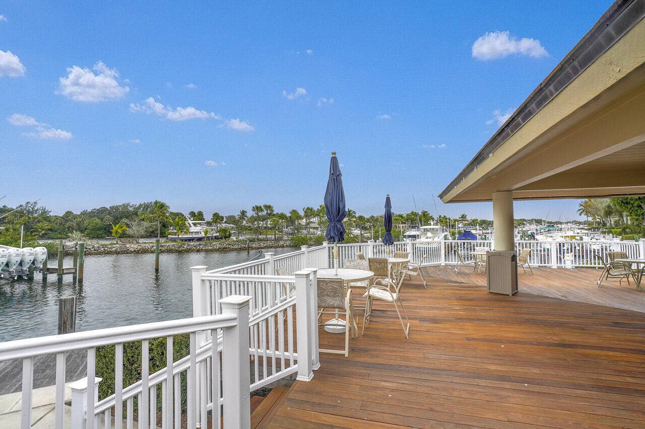 7 Grand Bay Circle, Juno Beach, FL 33408 Clubhouse Dock