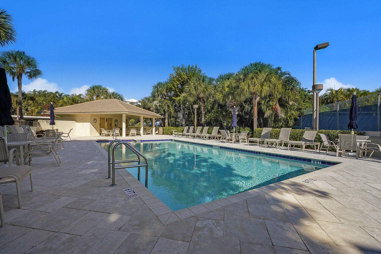 7 Grand Bay Circle, Juno Beach, FL 33408 Clubhouse Pool