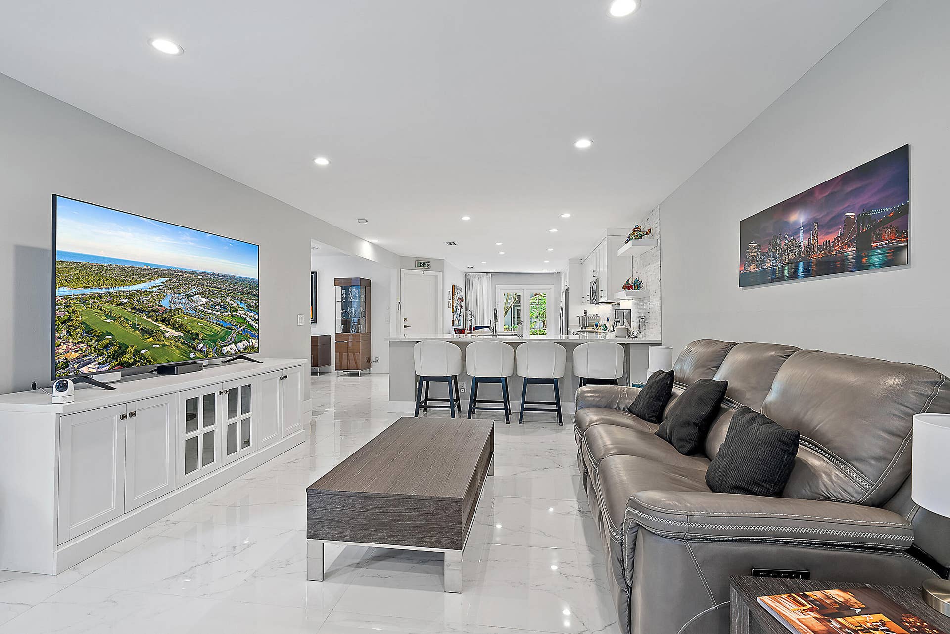 7 Grand Bay Circle, Juno Beach, FL 33408 Family Room