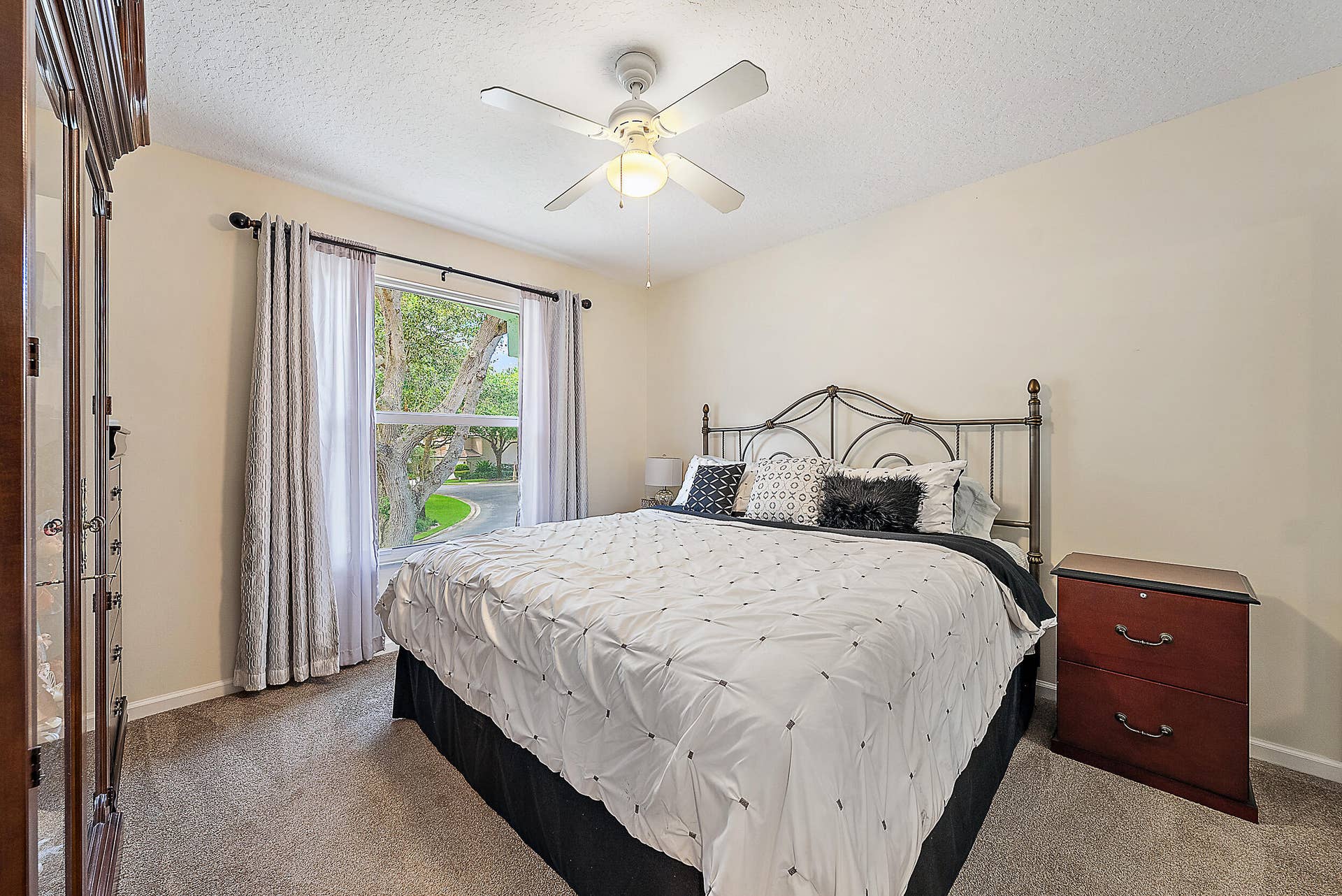 7 Grand Bay Circle, Juno Beach, FL 33408 Guest Bedroom