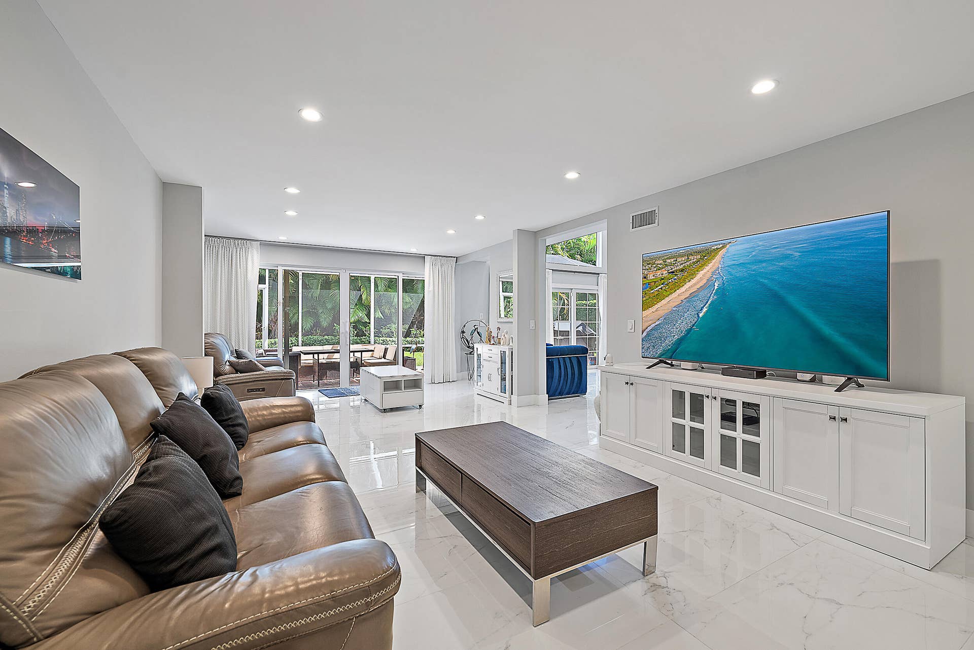 7 Grand Bay Circle, Juno Beach, FL 33408 Family Room
