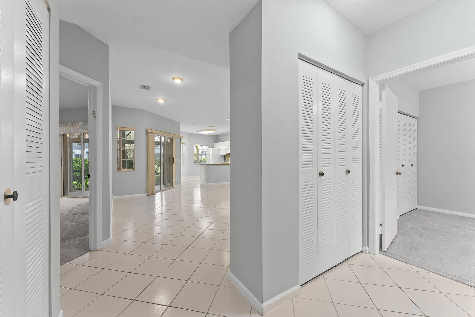6705 Via Regina, Boca Raton, FL 33433 front entry