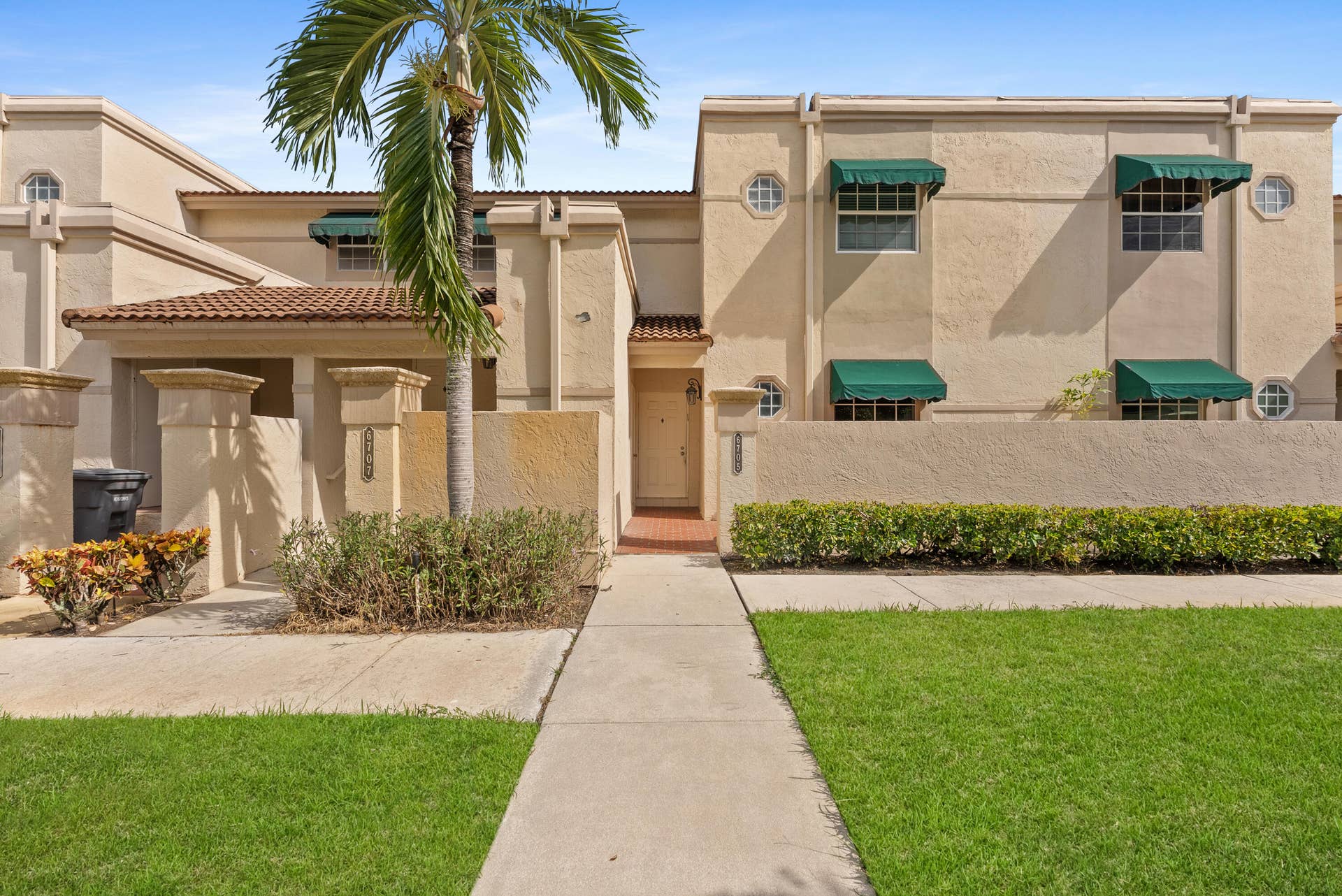 6705 Via Regina, Boca Raton, FL 33433 front