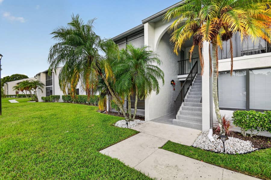 Property photo for 1002 GREEN PINE Boulevard, #C1, West Palm Beach, FL