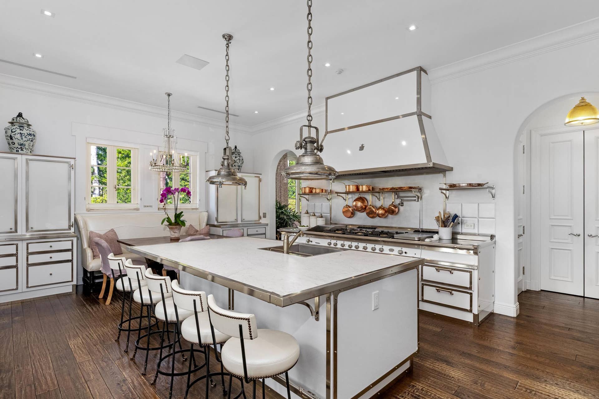 920 S Ocean Boulevard, Palm Beach, FL 33480 Kitchen