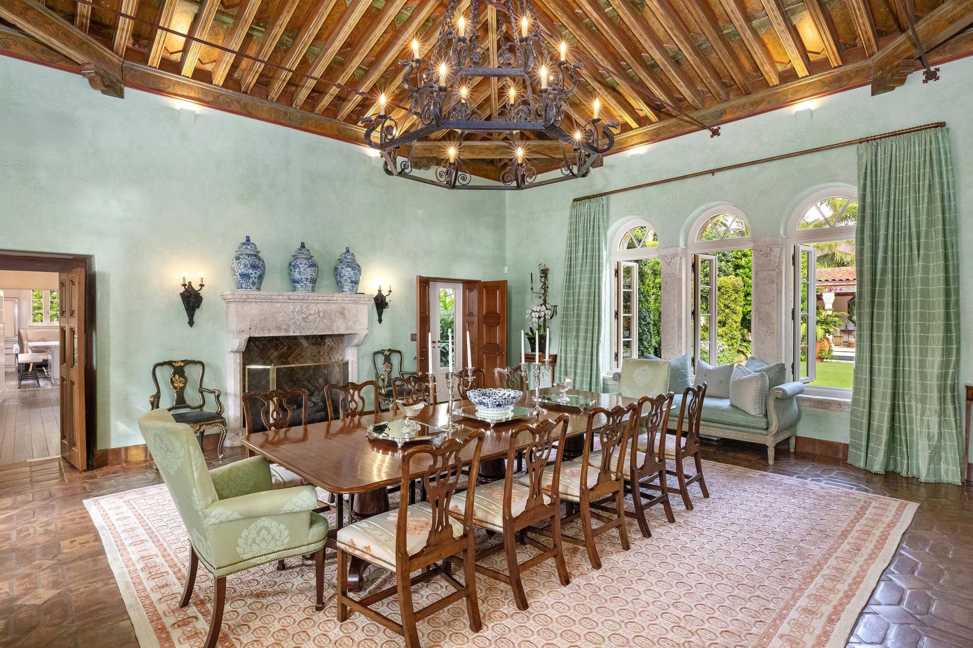 920 S Ocean Boulevard, Palm Beach, FL 33480 Dining