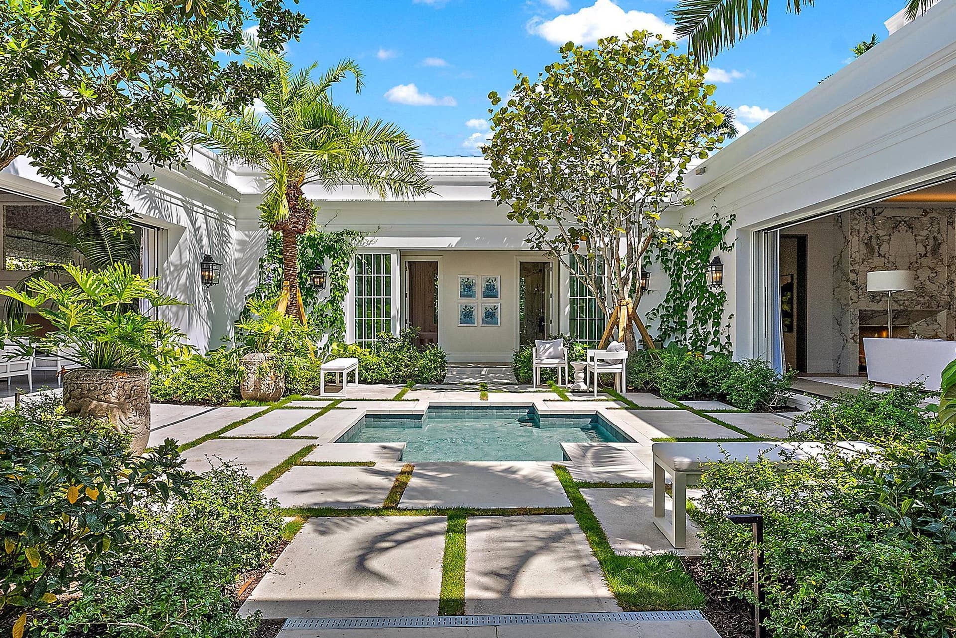 311 Polmer Park Road, Palm Beach, FL 33480 Courtyard