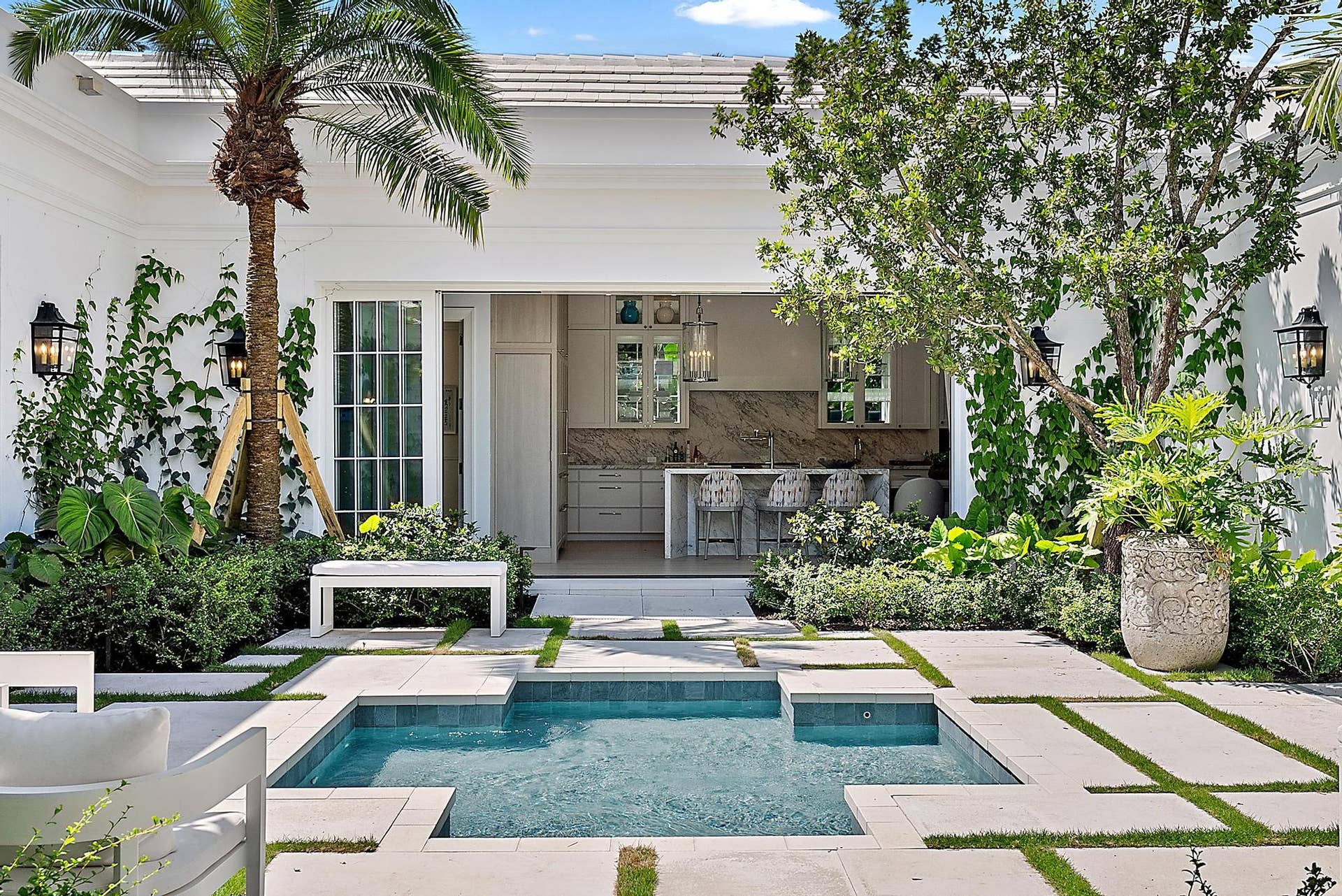 311 Polmer Park Road, Palm Beach, FL 33480 Courtyard
