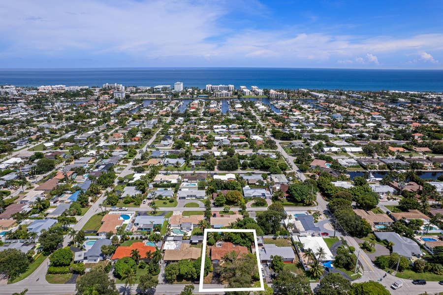 Property photo for 916 SE 12TH Avenue, Deerfield Beach, FL