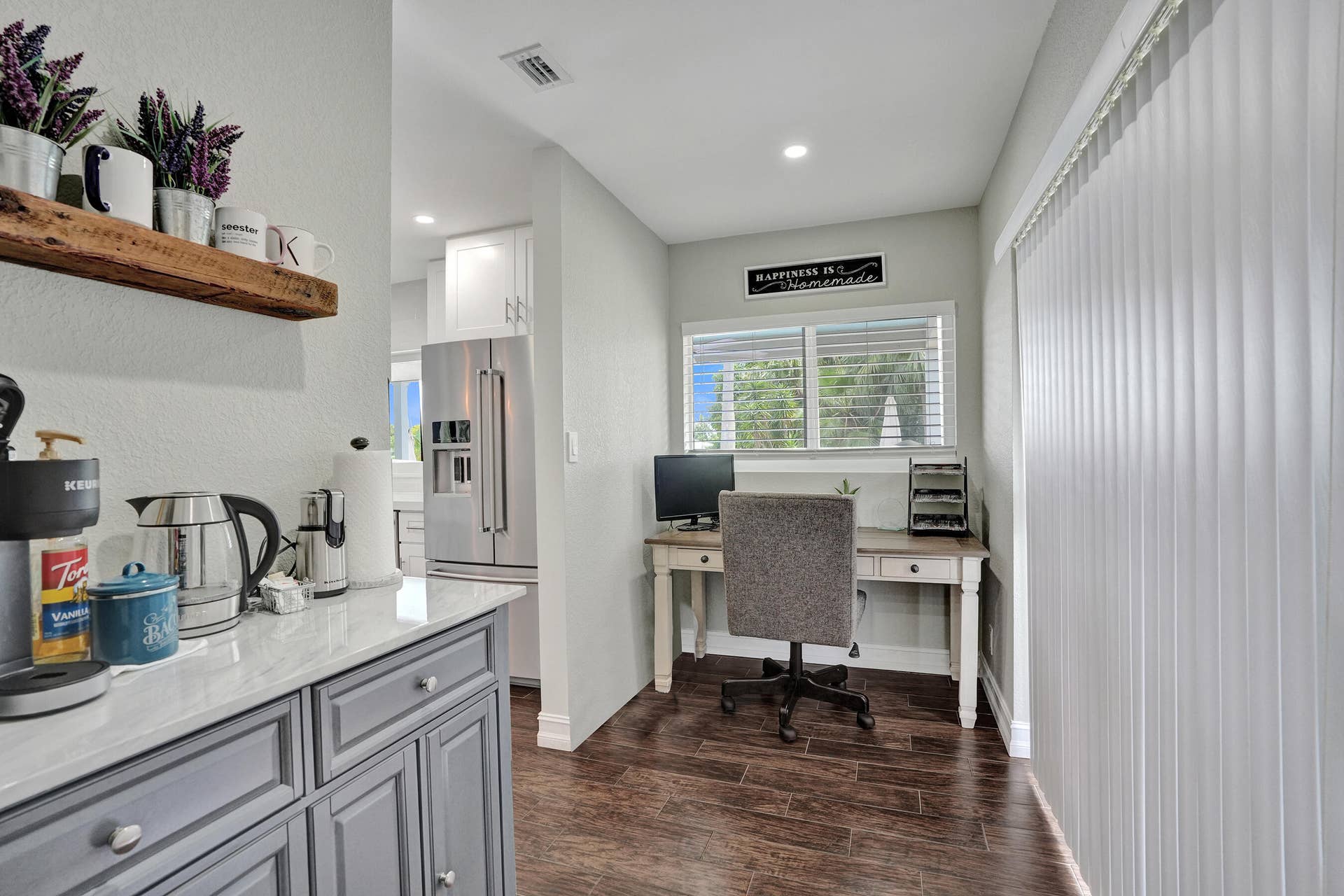 12072 NW 27TH Drive, Coral Springs, FL 33065 flex space adjacent kitchen