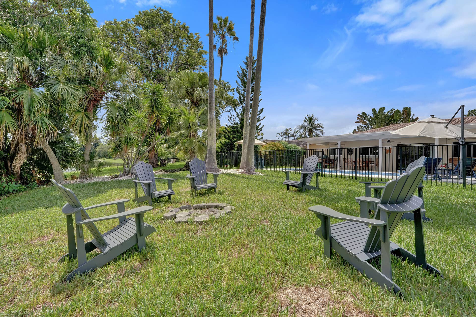 12072 NW 27TH Drive, Coral Springs, FL 33065 Fire pit