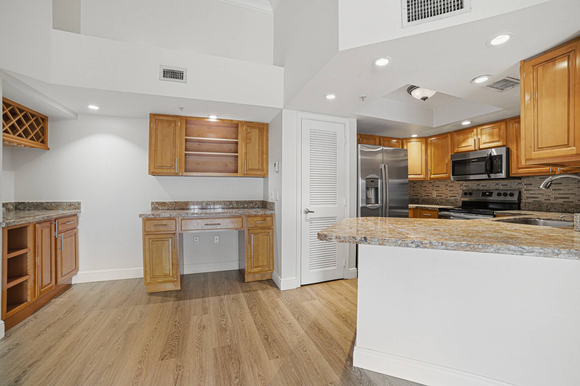 2009 SE 10TH Avenue, #309, Fort Lauderdale, FL 33316 Kitchen-B