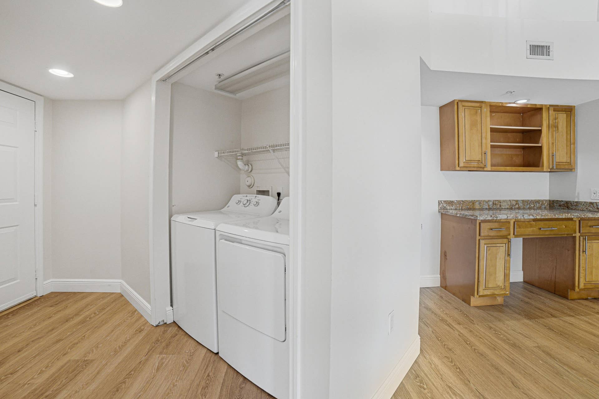 2009 SE 10TH Avenue, #309, Fort Lauderdale, FL 33316 Laundry