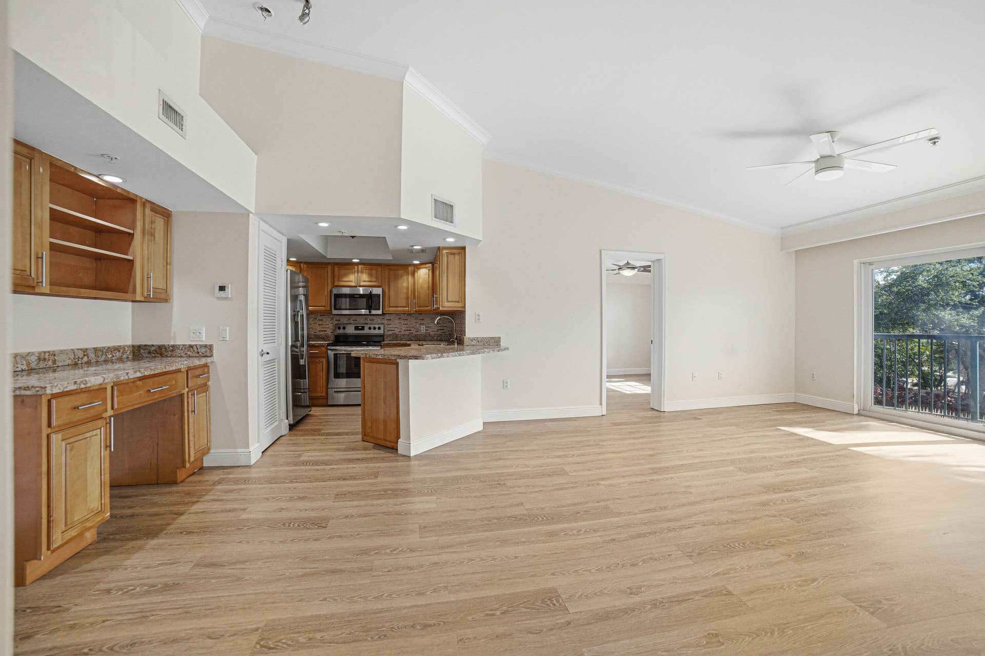 2009 SE 10TH Avenue, #309, Fort Lauderdale, FL 33316 Livingroom-C