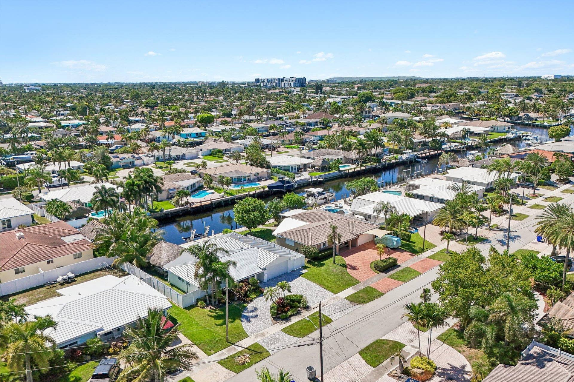 511 SE 9TH Avenue, Pompano Beach, FL 33060 64-web-or-mls-SE 9th Ave-S1208-062
