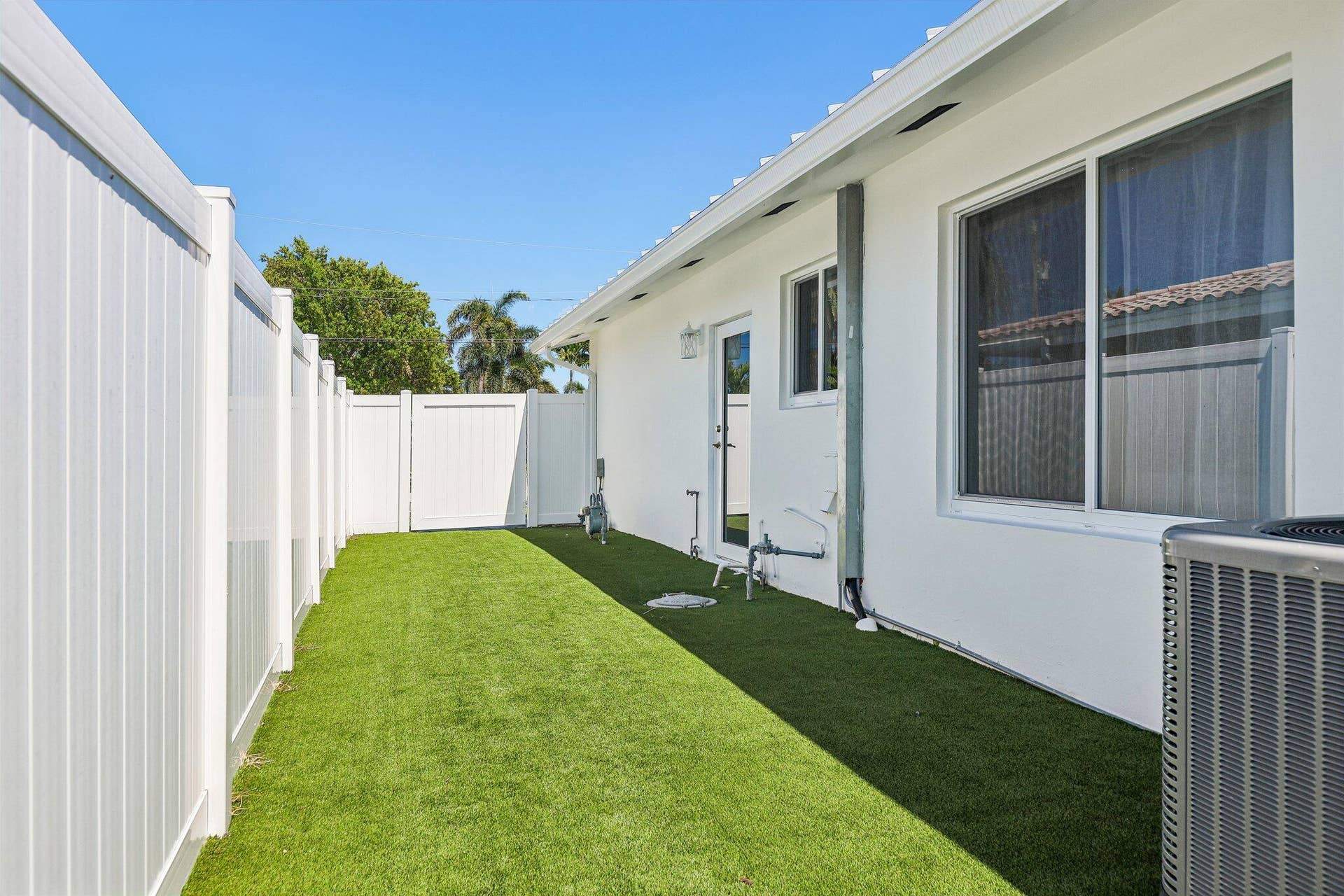 511 SE 9TH Avenue, Pompano Beach, FL 33060 43-web-or-mls-SE 9th Ave-S1208-043