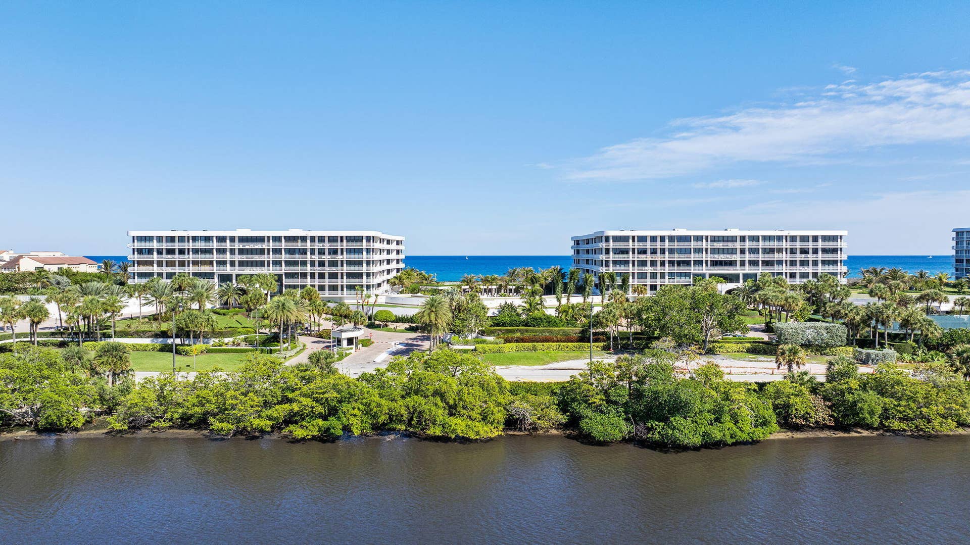 2000 S Ocean Boulevard, #107n, Palm Beach, FL 33480 Sloans Curve