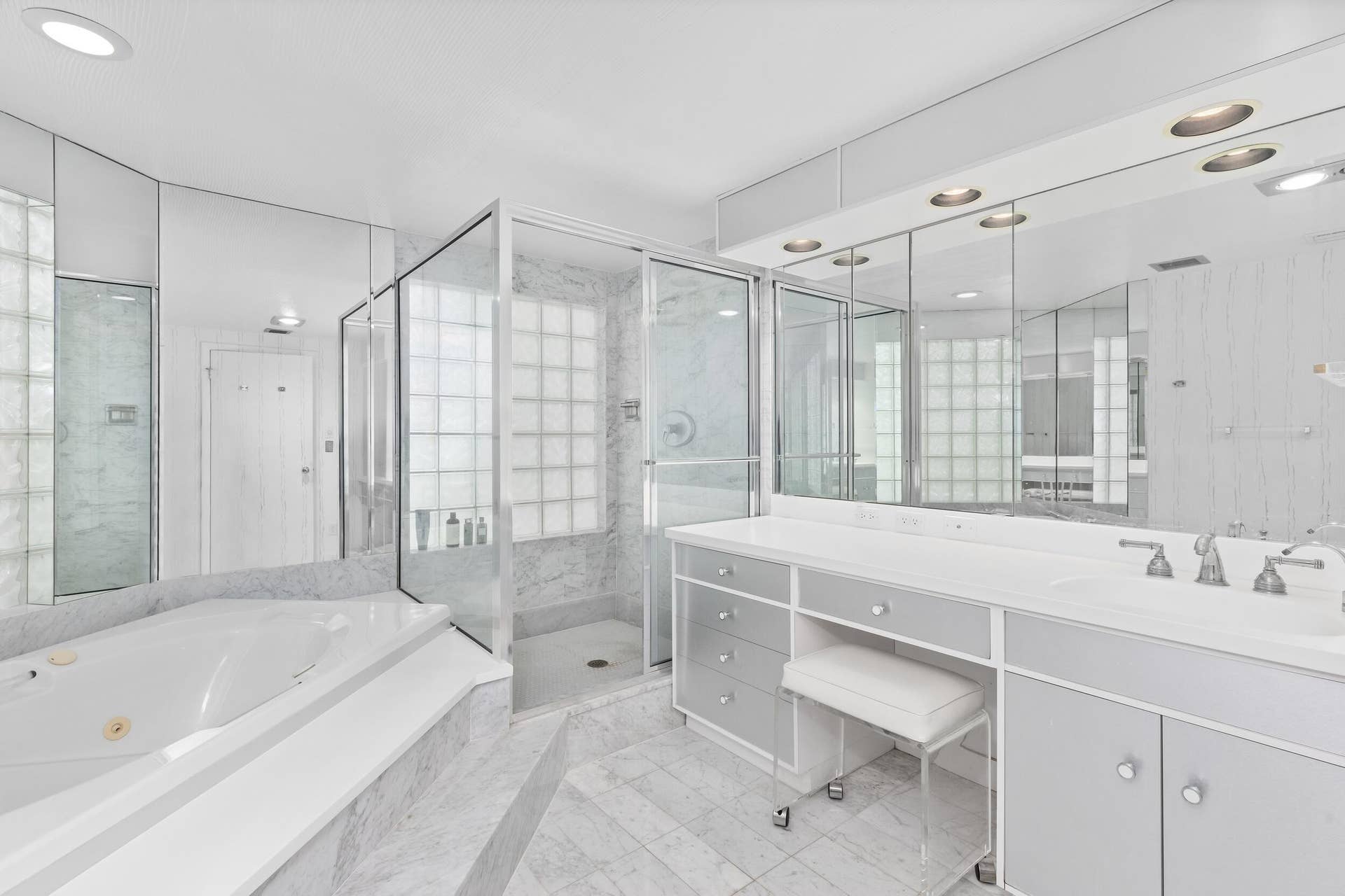 2000 S Ocean Boulevard, #107n, Palm Beach, FL 33480 Primary Bath
