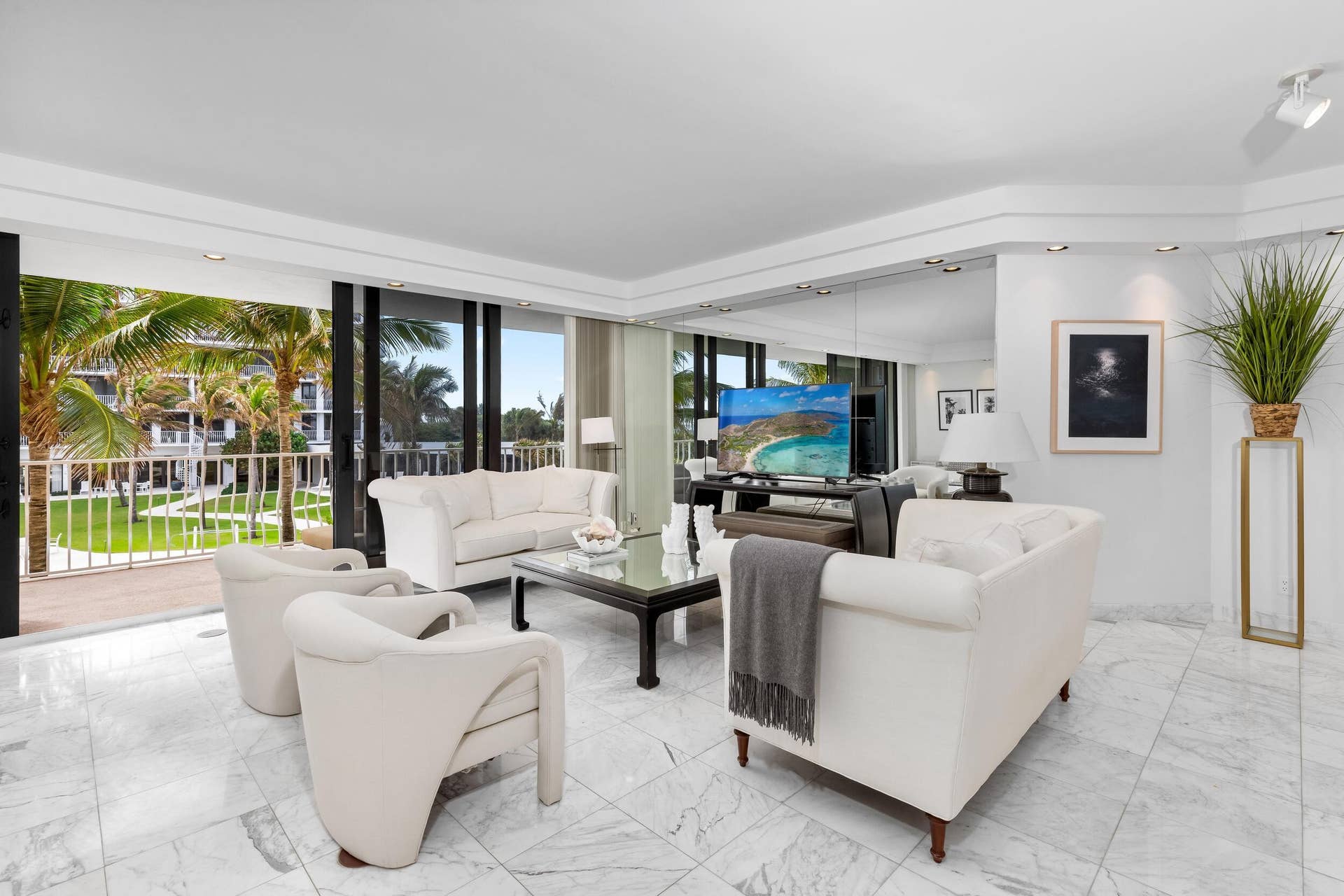 2000 S Ocean Boulevard, #107n, Palm Beach, FL 33480 Living Area