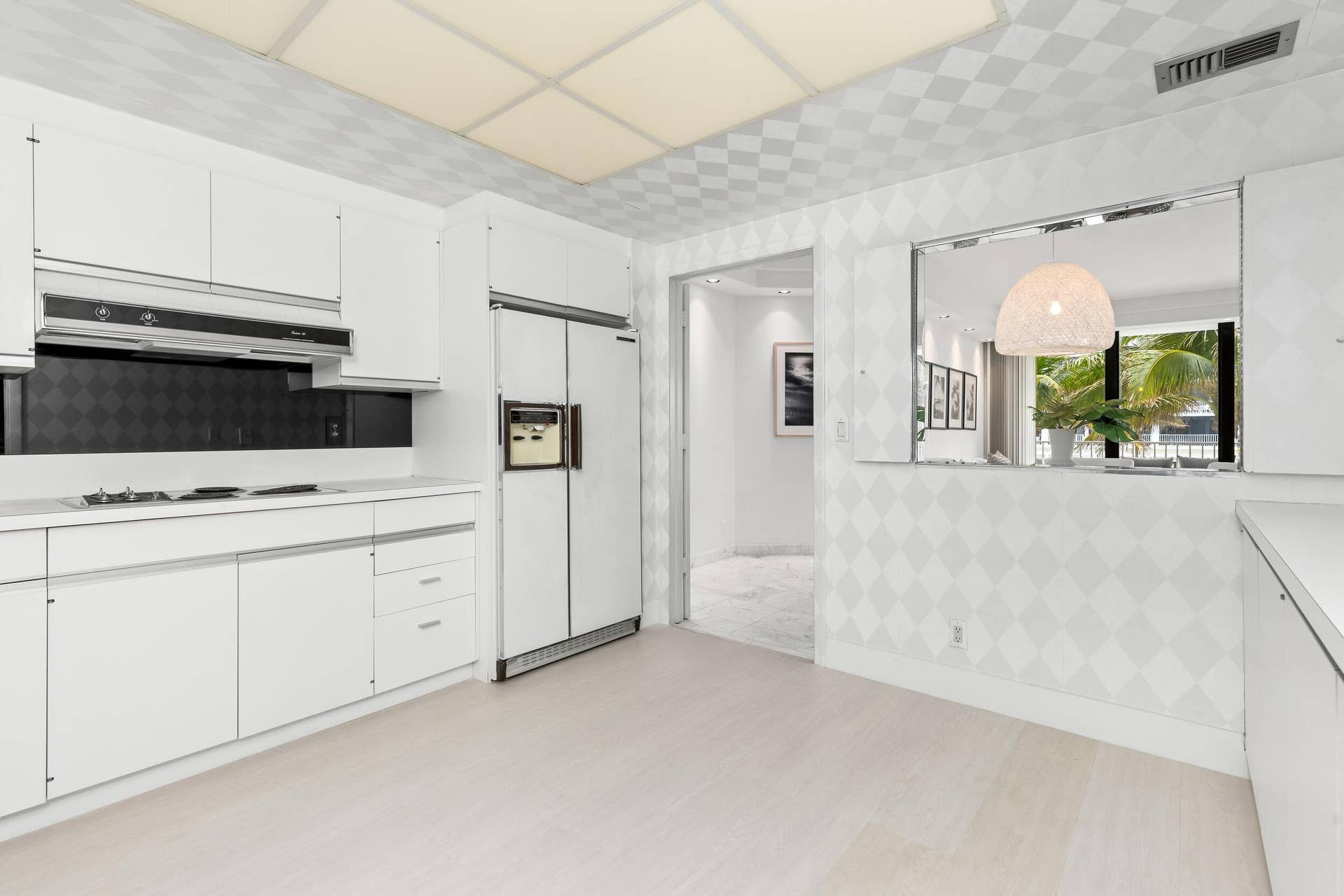 2000 S Ocean Boulevard, #107n, Palm Beach, FL 33480 Kitchen