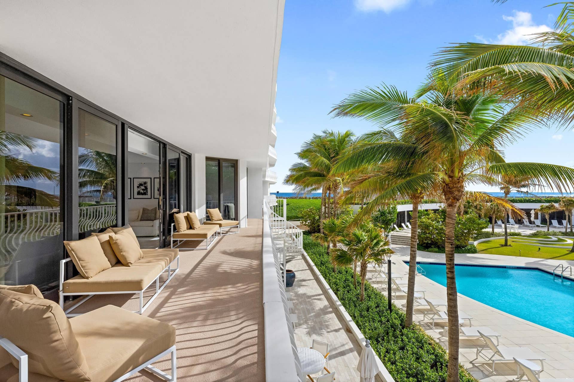 2000 S Ocean Boulevard, #107n, Palm Beach, FL 33480 Covered Balcony