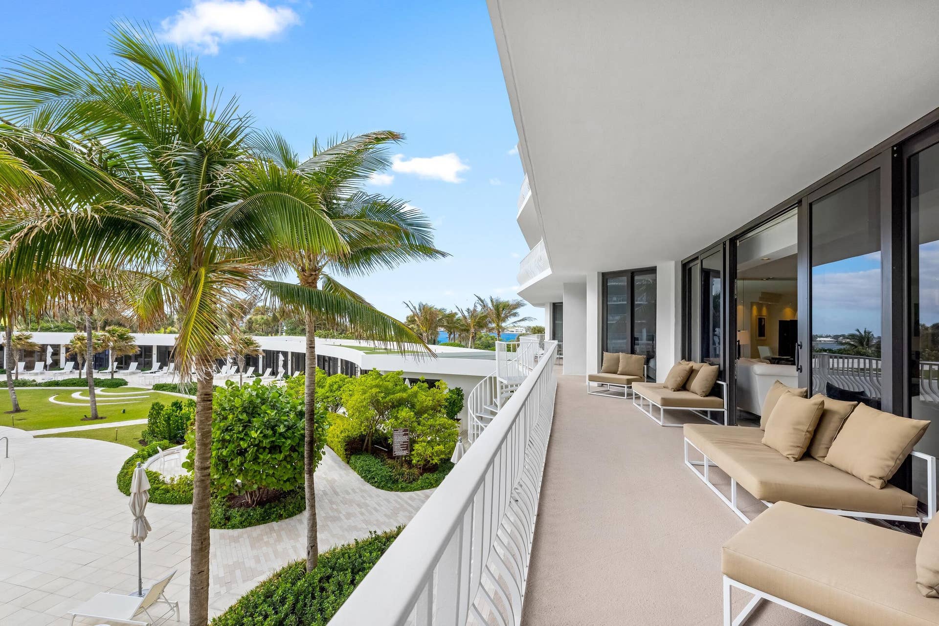 2000 S Ocean Boulevard, #107n, Palm Beach, FL 33480 Covered Balcony