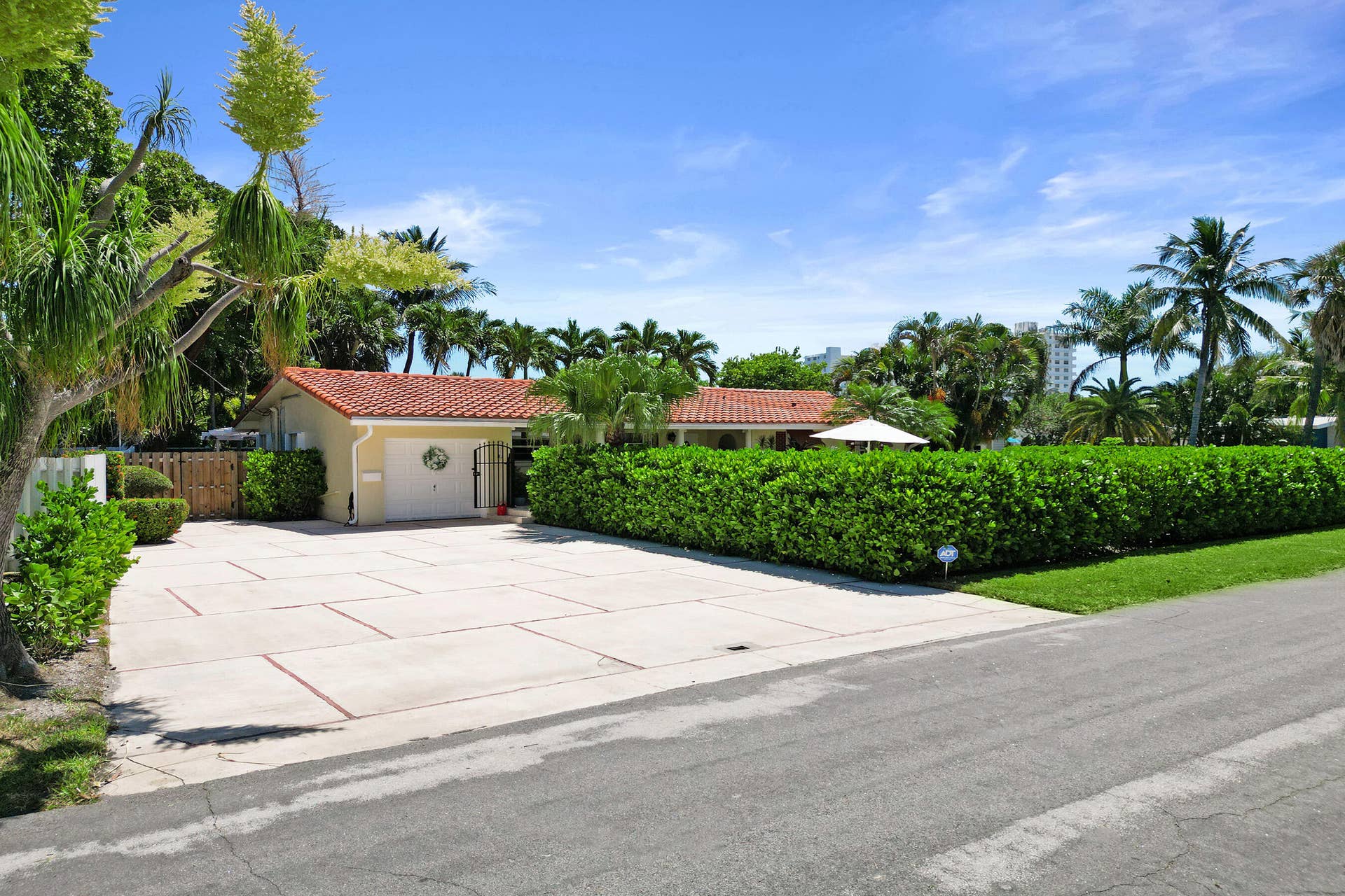 1900 N RIVERSIDE Drive, Pompano Beach, FL 33062 Photo Aug 28 2026, 12 28 32 PM
