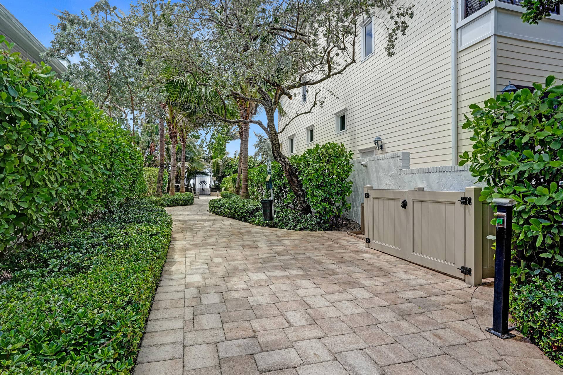 1900 N RIVERSIDE Drive, Pompano Beach, FL 33062 DSC03747