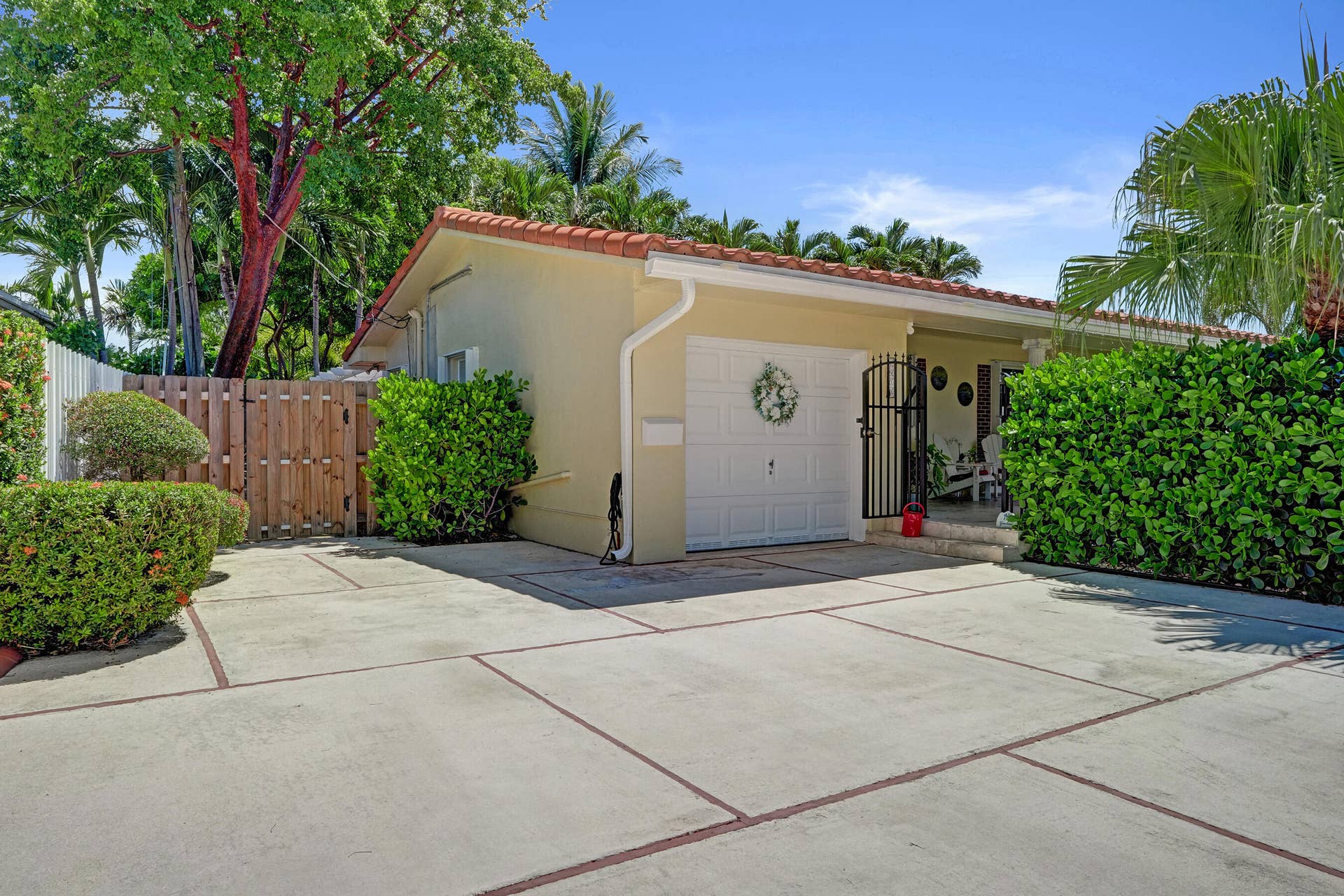 1900 N RIVERSIDE Drive, Pompano Beach, FL 33062 DSC01269