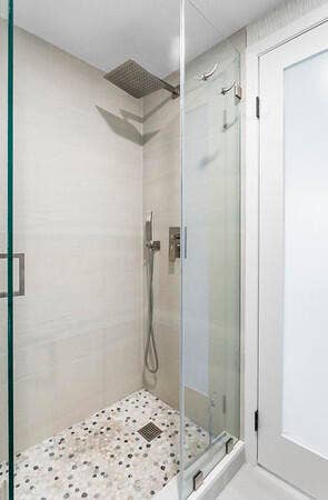 3250 NE 28th Street, #305, Fort Lauderdale, FL 33308 Walk-in Shower