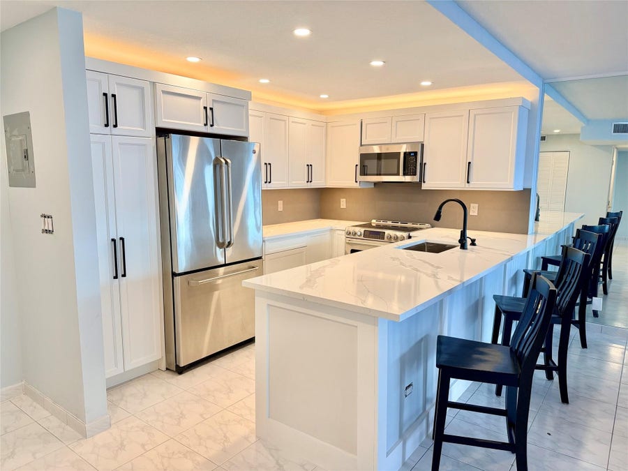 Property photo for 800 SE 20TH Avenue, #203, Deerfield Beach, FL