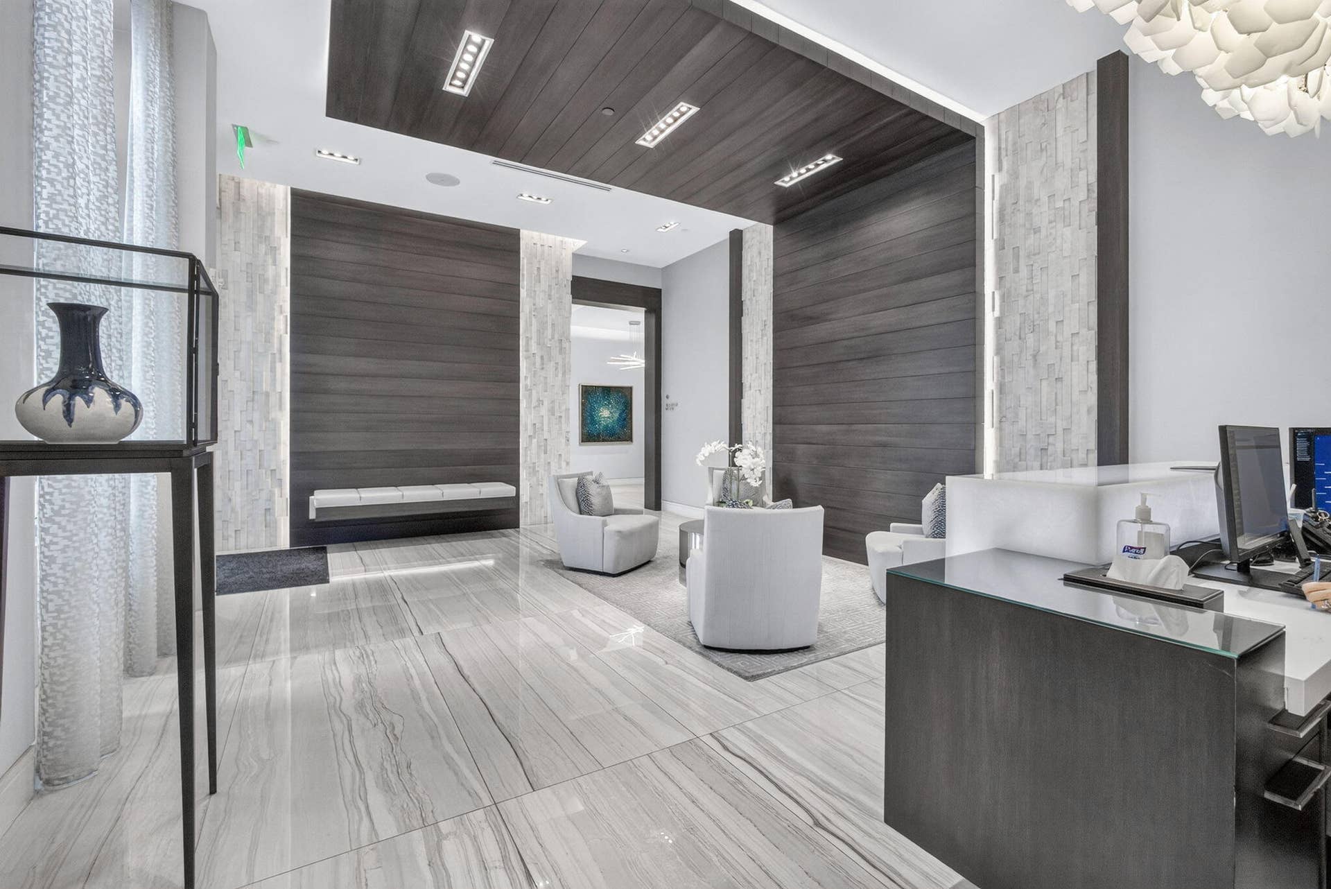 1 Water Club Way, #503, North Palm Beach, FL 33408 Elegant professionally designed lobby greets you and your guests, the concierge service is always available to serve you, even it it's just to start or end your day with a friendly smile!