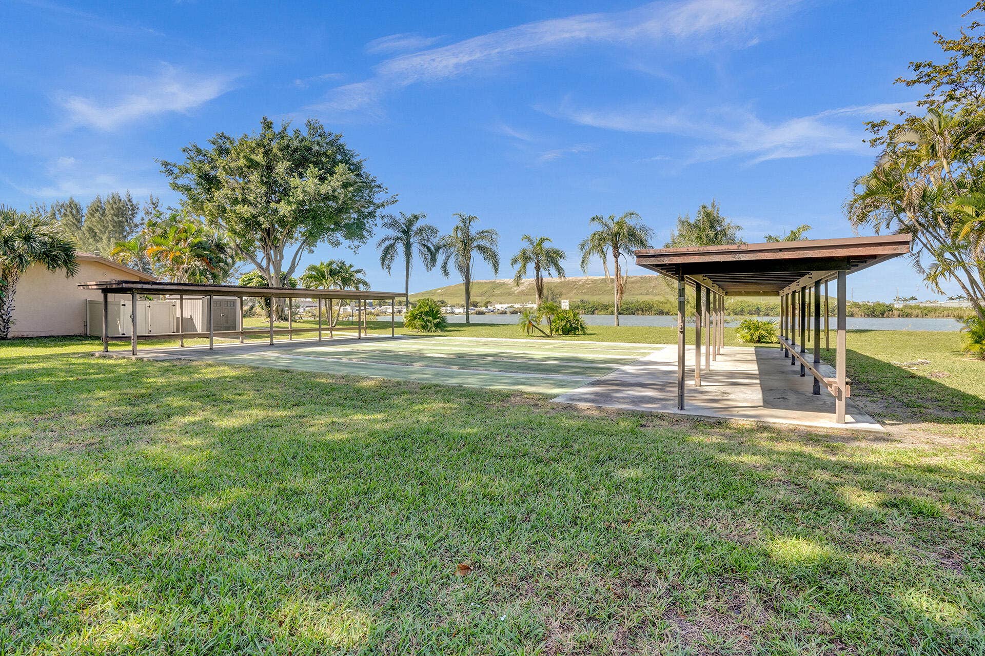 4570 NW 18th Avenue, #206, Deerfield Beach, FL 33064 Common areas