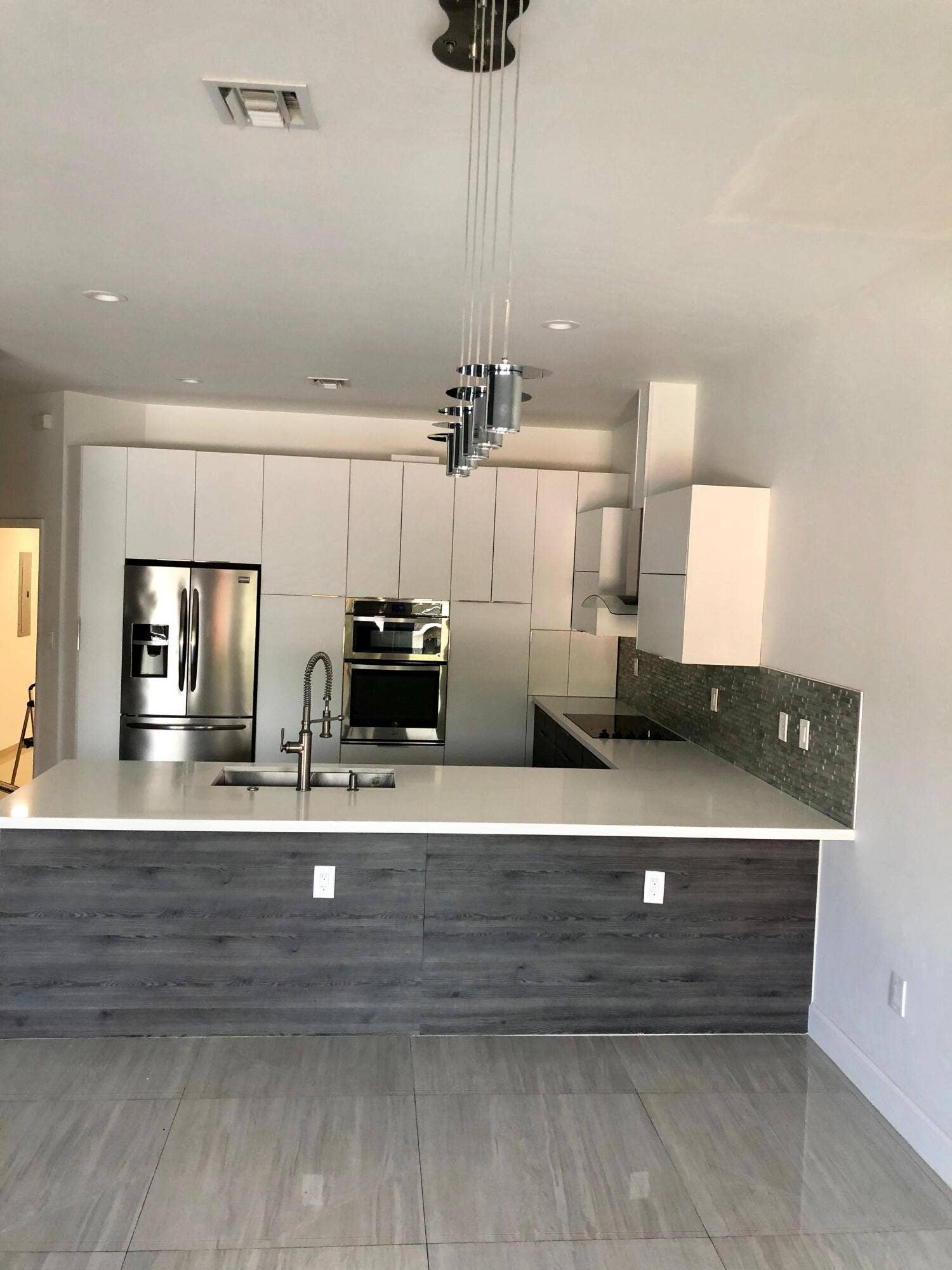 2728 TREASURE COVE Circle, #2728, Dania Beach, FL 33312 2d1ad91d-60b8-4898-8e4e-4bb4ae28de85